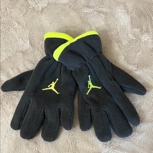 Jordan Kids Fleece Gloves with Neon Accents Size Youth